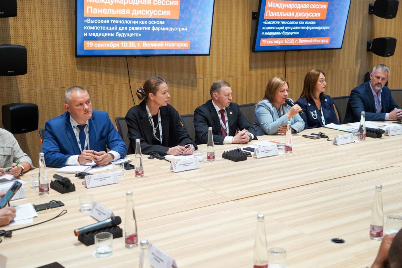 Новые перспективы сотрудничества в области биомедицинской инженерии. Делегация БНТУ посетила Великий Новгород